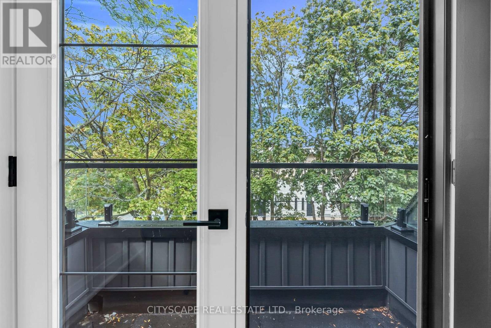 140 Hillmount Avenue, Toronto, Ontario  M6B 1X8 - Photo 34 - C12818384