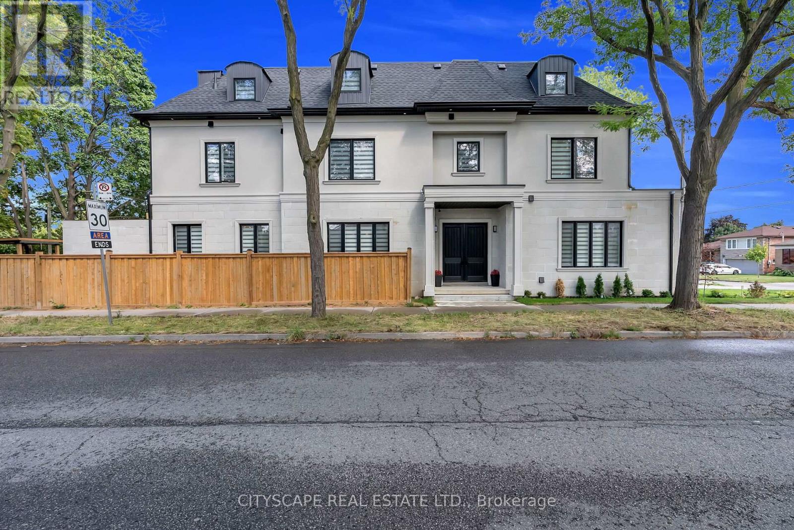 140 Hillmount Avenue, Toronto, Ontario  M6B 1X8 - Photo 8 - C12818384