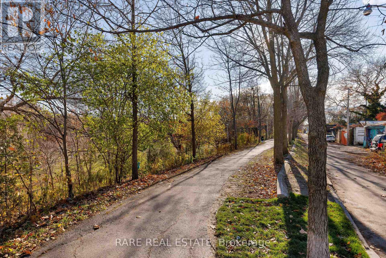 Laneway - 449 Montrose Avenue, Toronto, Ontario  M6G 3H2 - Photo 16 - C12818432