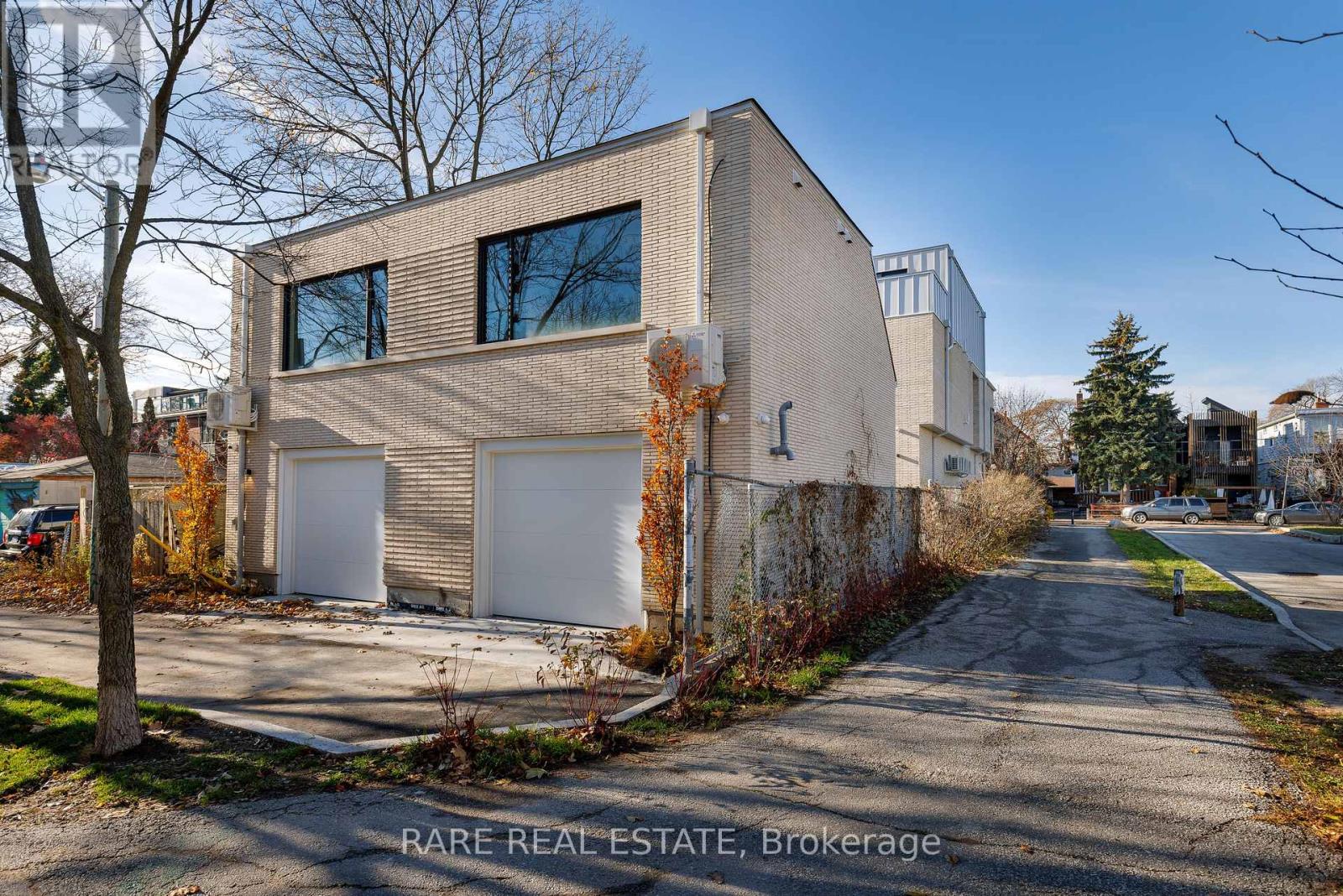 Laneway - 449 Montrose Avenue, Toronto, Ontario  M6G 3H2 - Photo 3 - C12818432