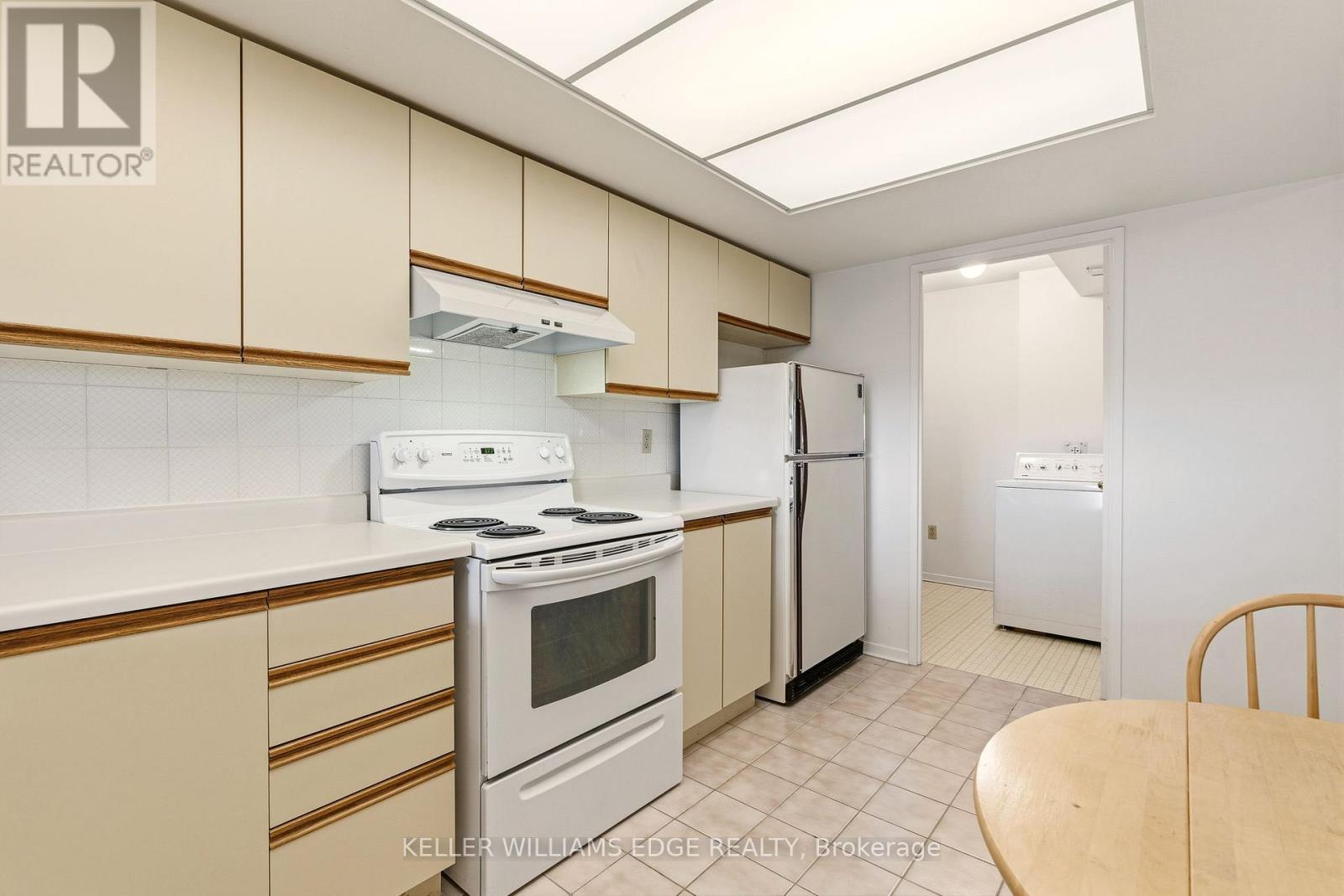 1102 - 5 Kenneth Avenue, Toronto, Ontario  M2N 6M7 - Photo 11 - C12818456