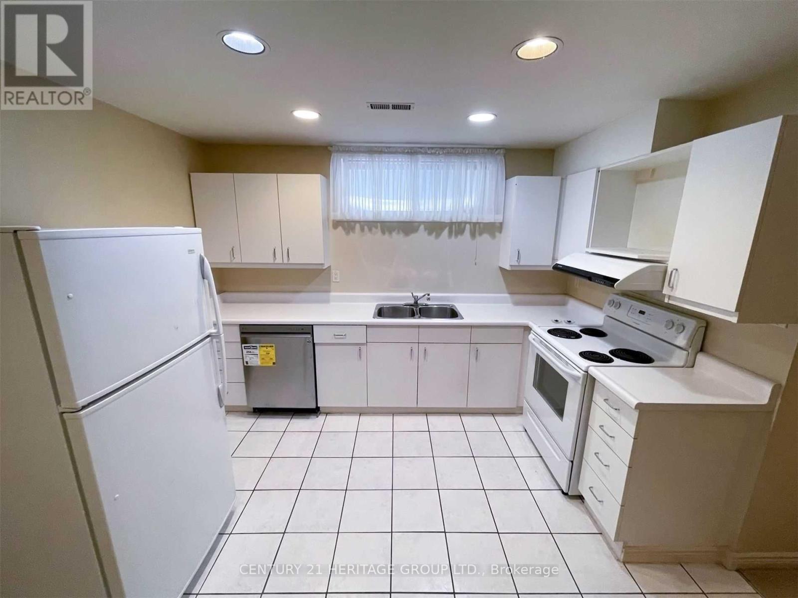 Lower - 11 Tournament Drive, Toronto (St. Andrew-Windfields), Ontario  M2P 1K1 - Photo 3 - C12818476