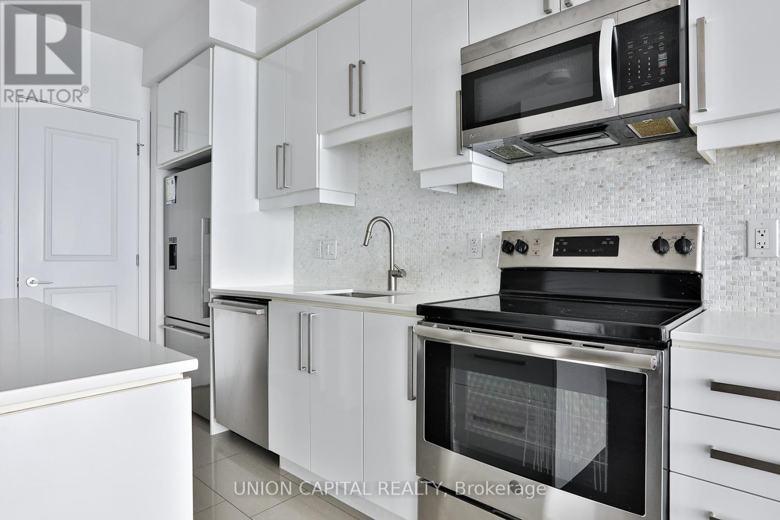 Ph1103 - 9191 Yonge Street, Richmond Hill, Ontario  L4C 1E2 - Photo 10 - N12818270