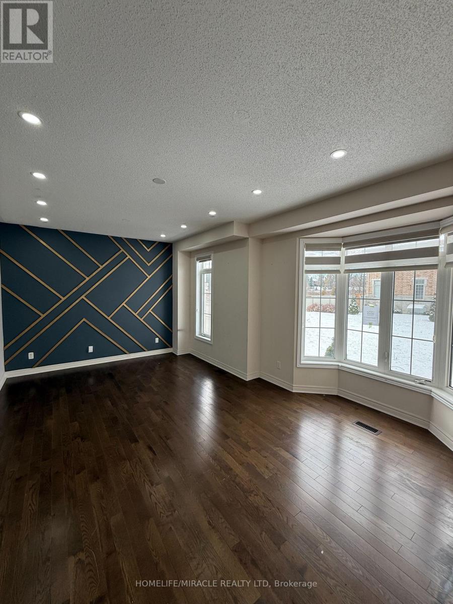 277 Gibson Circle, Bradford West Gwillimbury, Ontario  L3Z 0X2 - Photo 6 - N12818282