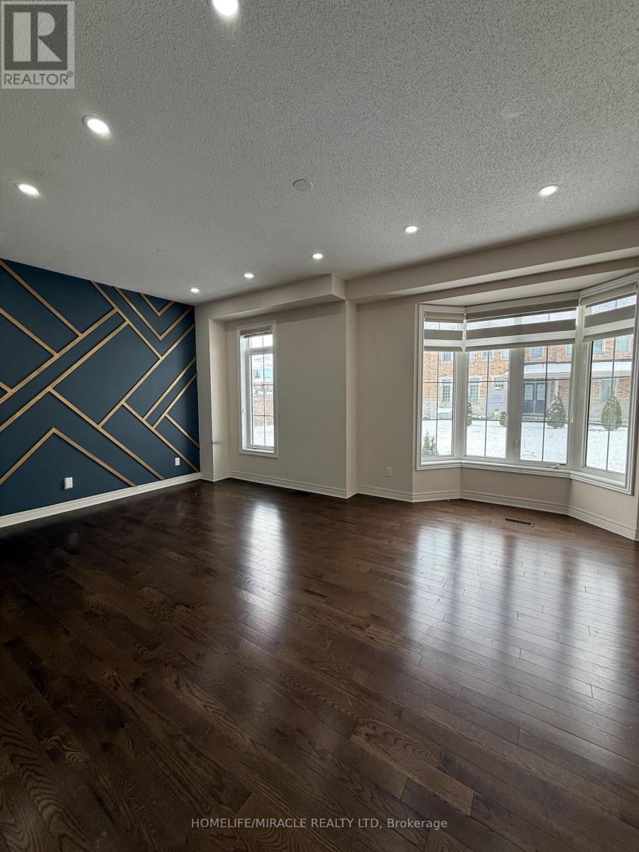 277 Gibson Circle, Bradford West Gwillimbury, Ontario  L3Z 0X2 - Photo 7 - N12818282