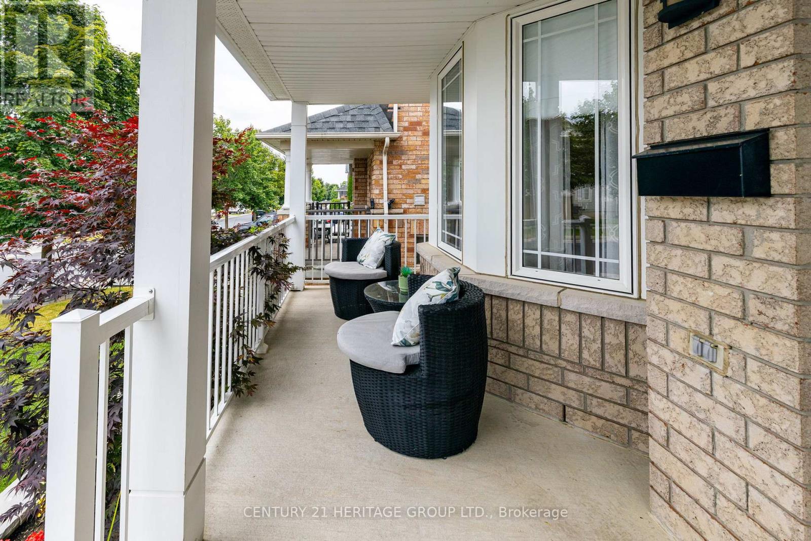 106 Laurendale Avenue, Georgina, Ontario  L4P 4E8 - Photo 2 - N12818302