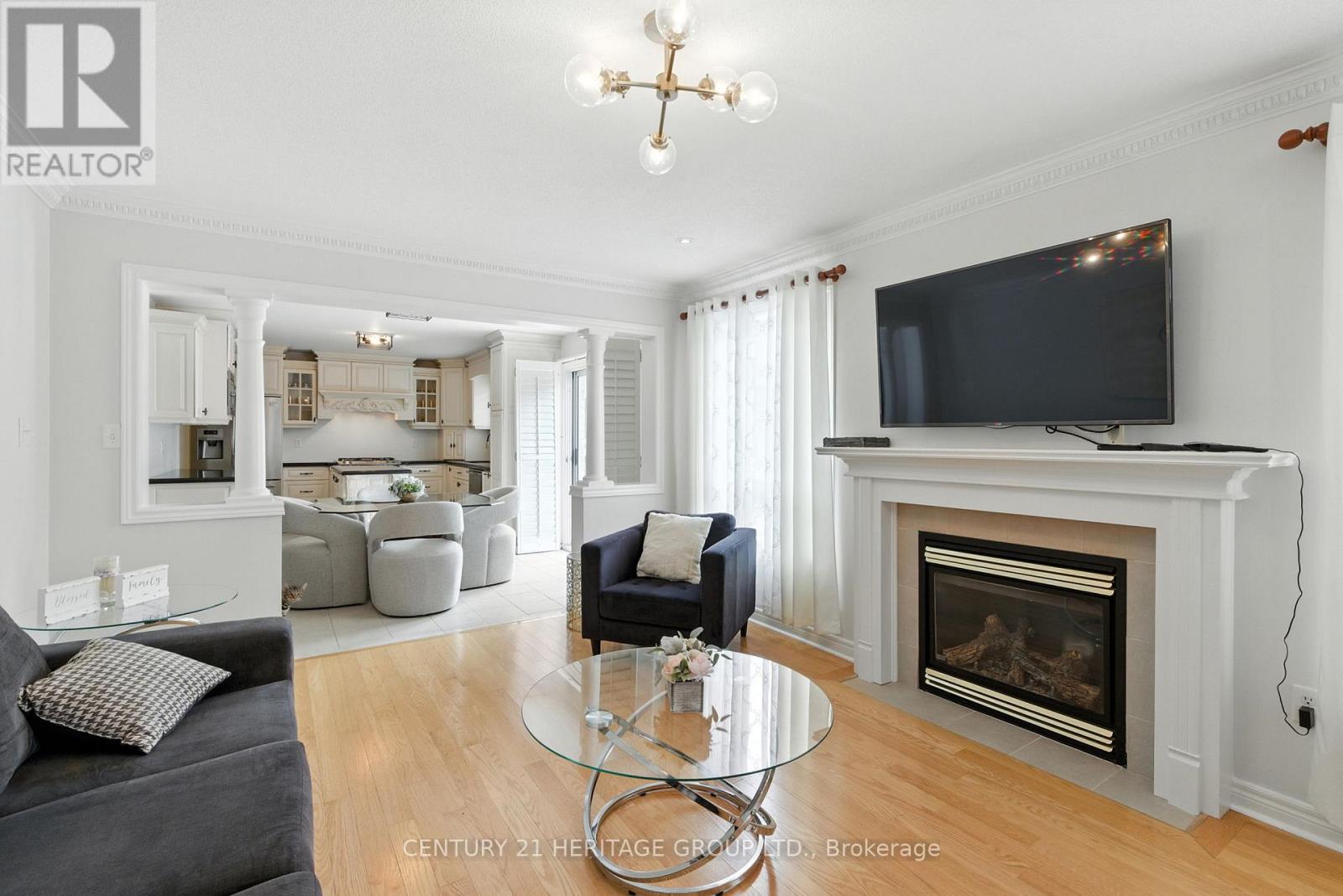 106 Laurendale Avenue, Georgina, Ontario  L4P 4E8 - Photo 9 - N12818302