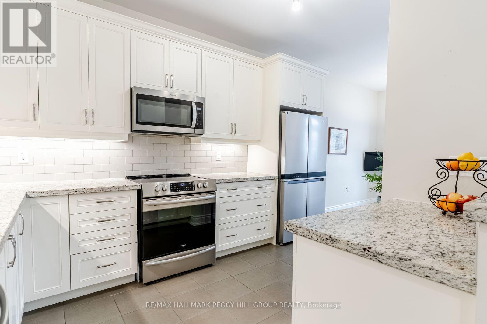 15 Assunta Garden, New Tecumseth, Ontario  L9R 0V2 - Photo 4 - N12818466