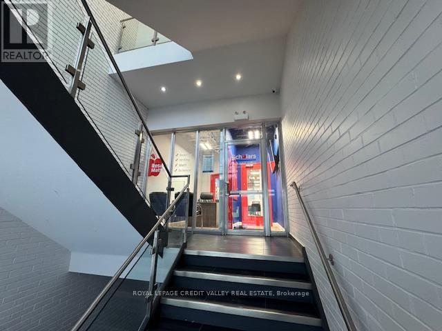 6 George Street, Brampton, Ontario  L6Y 1P1 - Photo 12 - W12803728