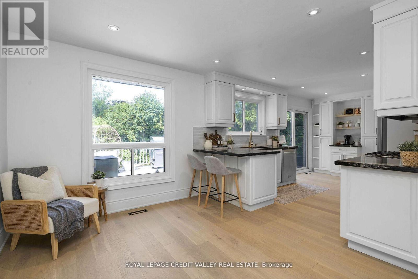 47 Larry Street, Caledon, Ontario  L7C 1K8 - Photo 8 - W12818236