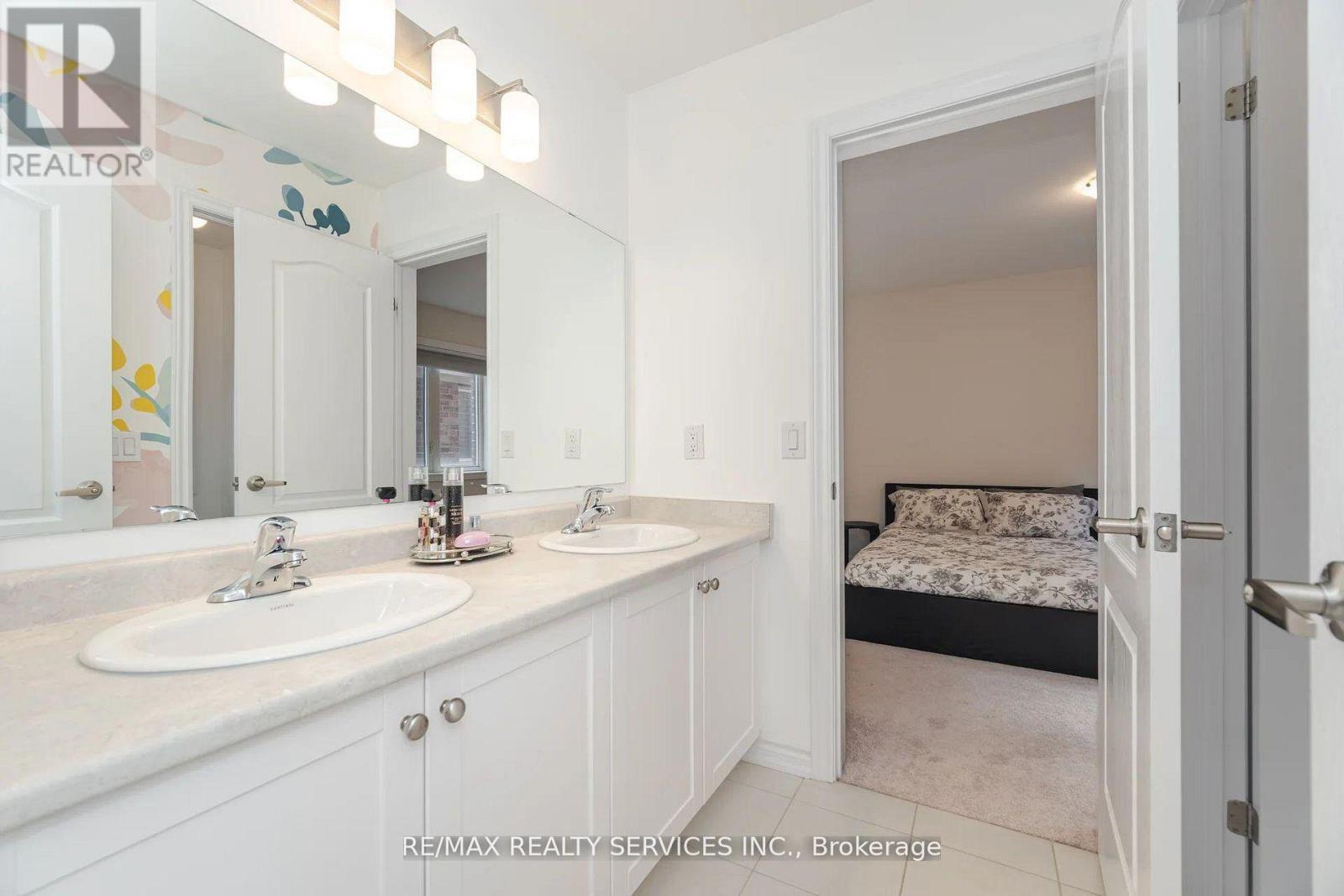 112 Newhouse Boulevard, Caledon, Ontario  L7C 4E1 - Photo 28 - W12818248