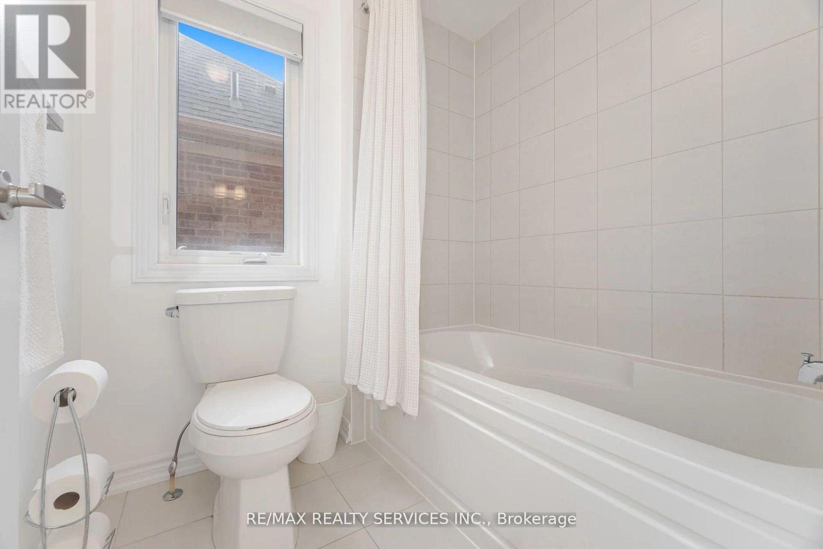 112 Newhouse Boulevard, Caledon, Ontario  L7C 4E1 - Photo 30 - W12818248