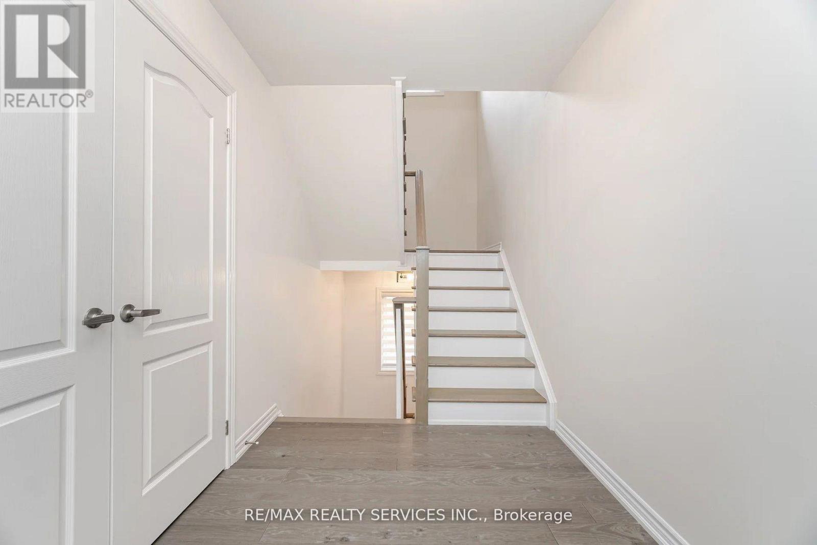 112 Newhouse Boulevard, Caledon, Ontario  L7C 4E1 - Photo 37 - W12818248