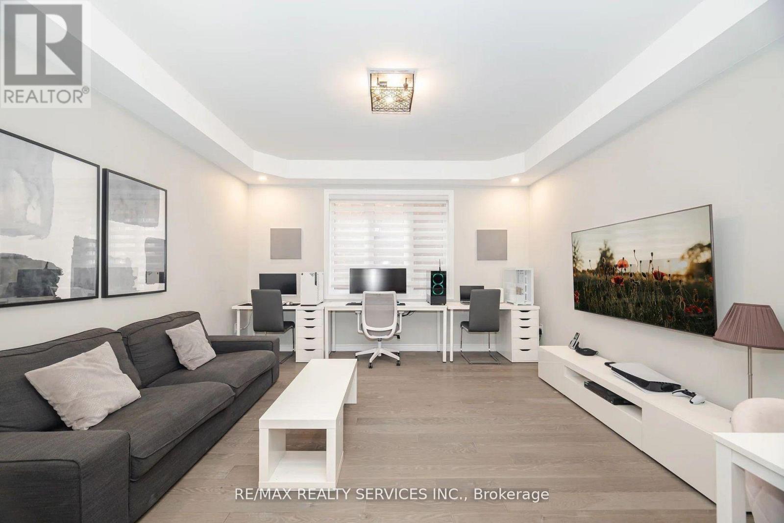 112 Newhouse Boulevard, Caledon, Ontario  L7C 4E1 - Photo 8 - W12818248