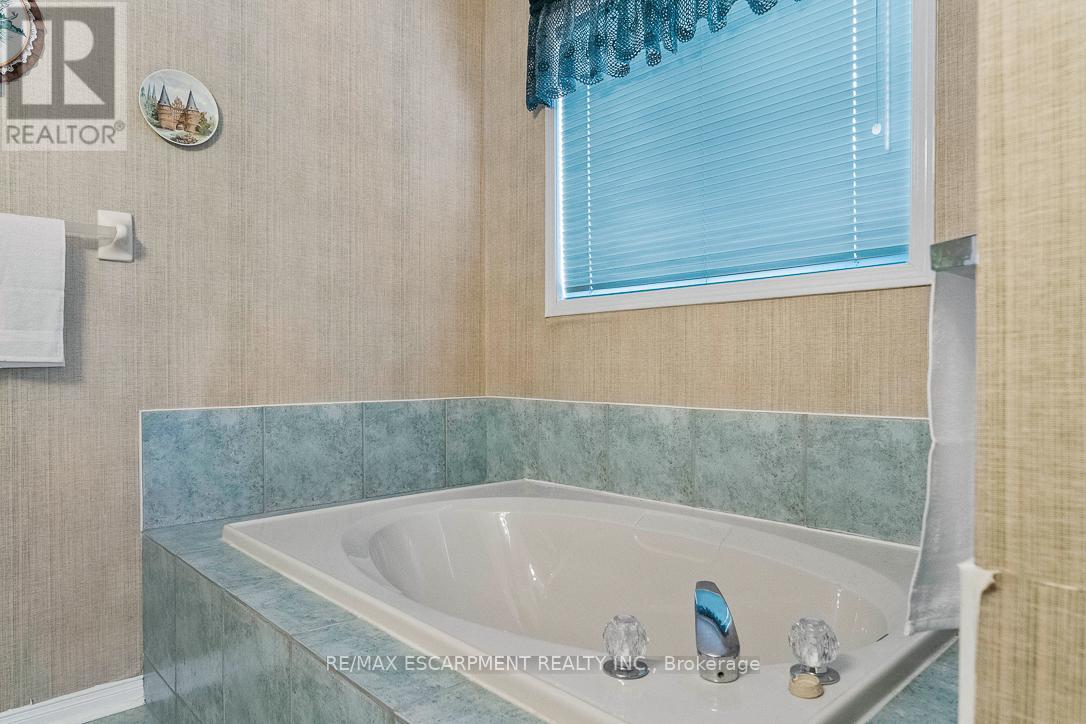 270 Cresthaven Road, Brampton, Ontario  L7A 1K8 - Photo 29 - W12818278