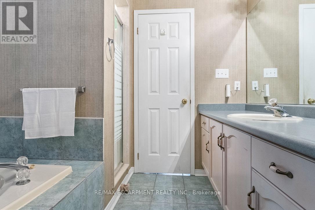 270 Cresthaven Road, Brampton, Ontario  L7A 1K8 - Photo 30 - W12818278