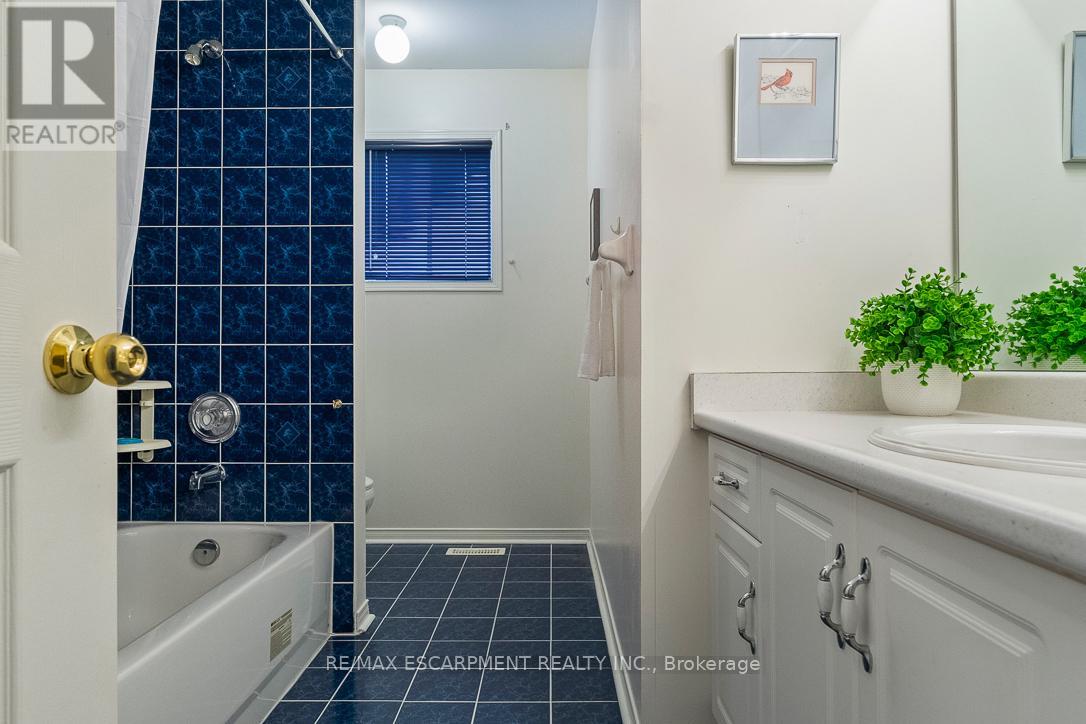 270 Cresthaven Road, Brampton, Ontario  L7A 1K8 - Photo 39 - W12818278