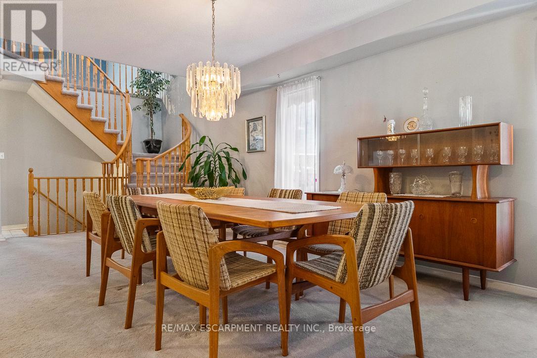 270 Cresthaven Road, Brampton, Ontario  L7A 1K8 - Photo 7 - W12818278