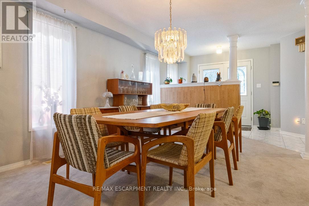 270 Cresthaven Road, Brampton, Ontario  L7A 1K8 - Photo 8 - W12818278