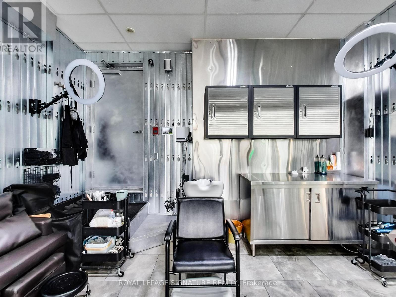 475d Rogers Road, Toronto, Ontario  M6N 0B3 - Photo 10 - W12818324