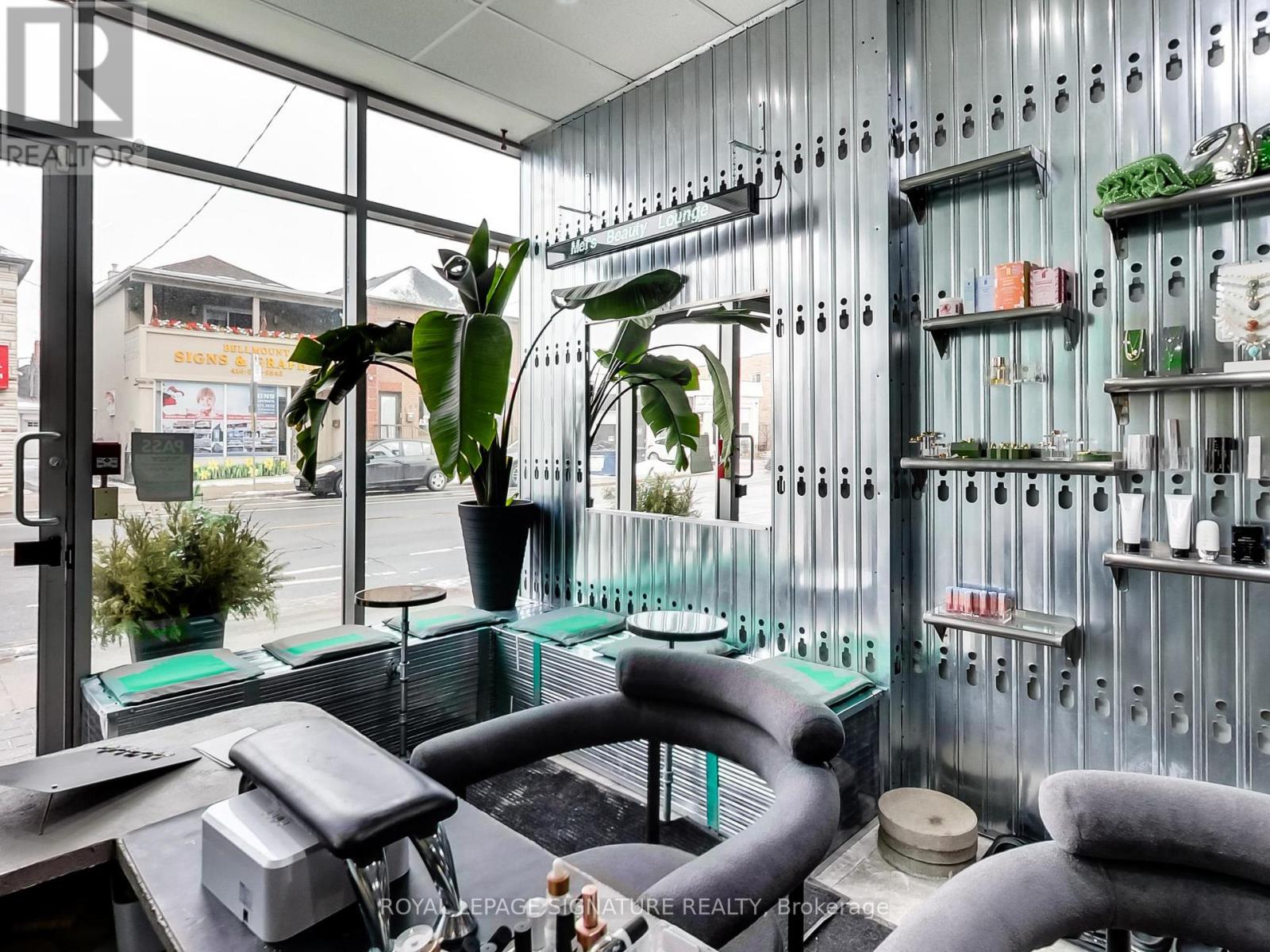 475d Rogers Road, Toronto, Ontario  M6N 0B3 - Photo 18 - W12818324