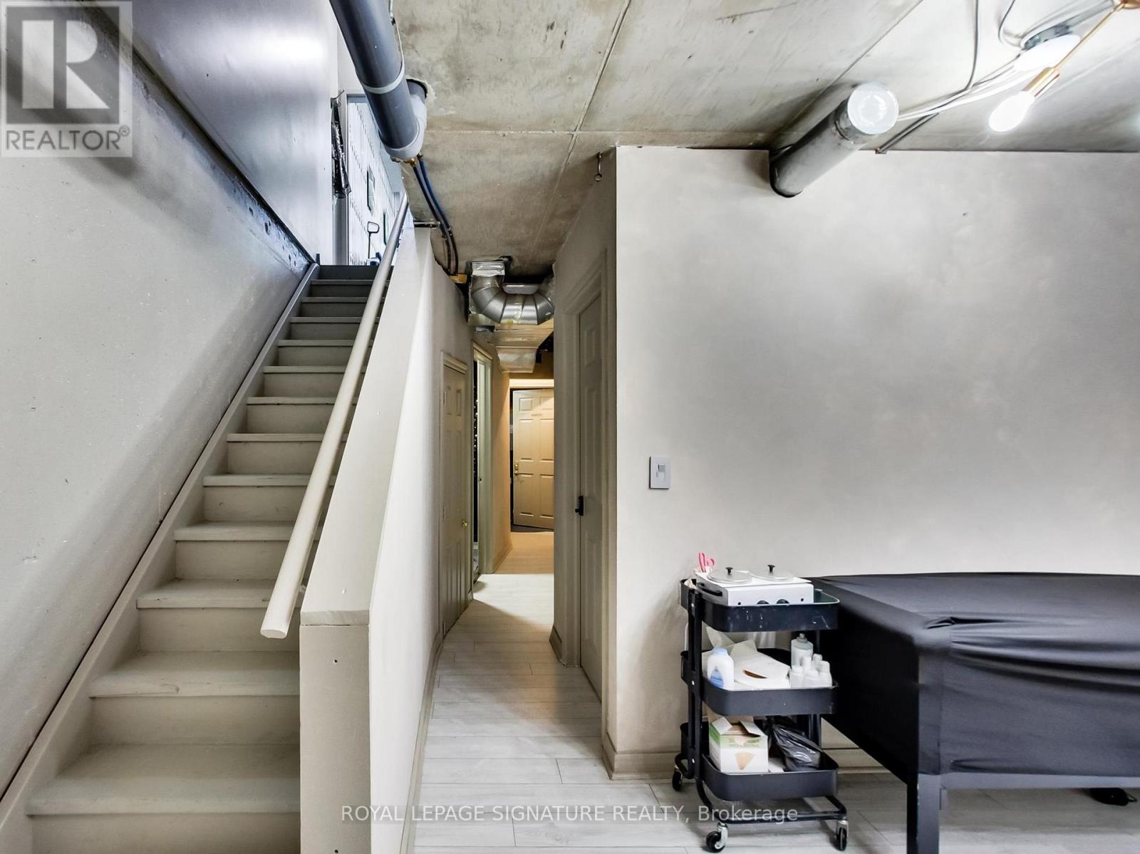 475d Rogers Road, Toronto, Ontario  M6N 0B3 - Photo 22 - W12818324