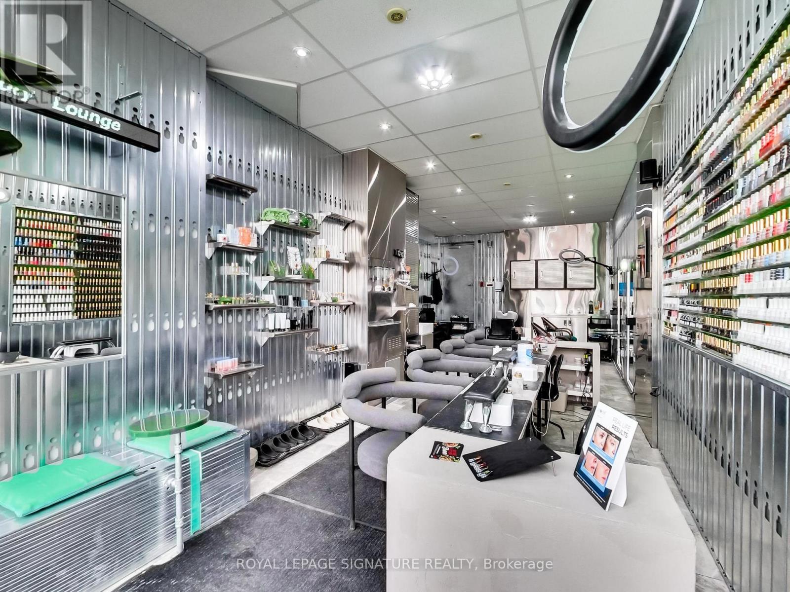 475d Rogers Road, Toronto, Ontario  M6N 0B3 - Photo 3 - W12818324