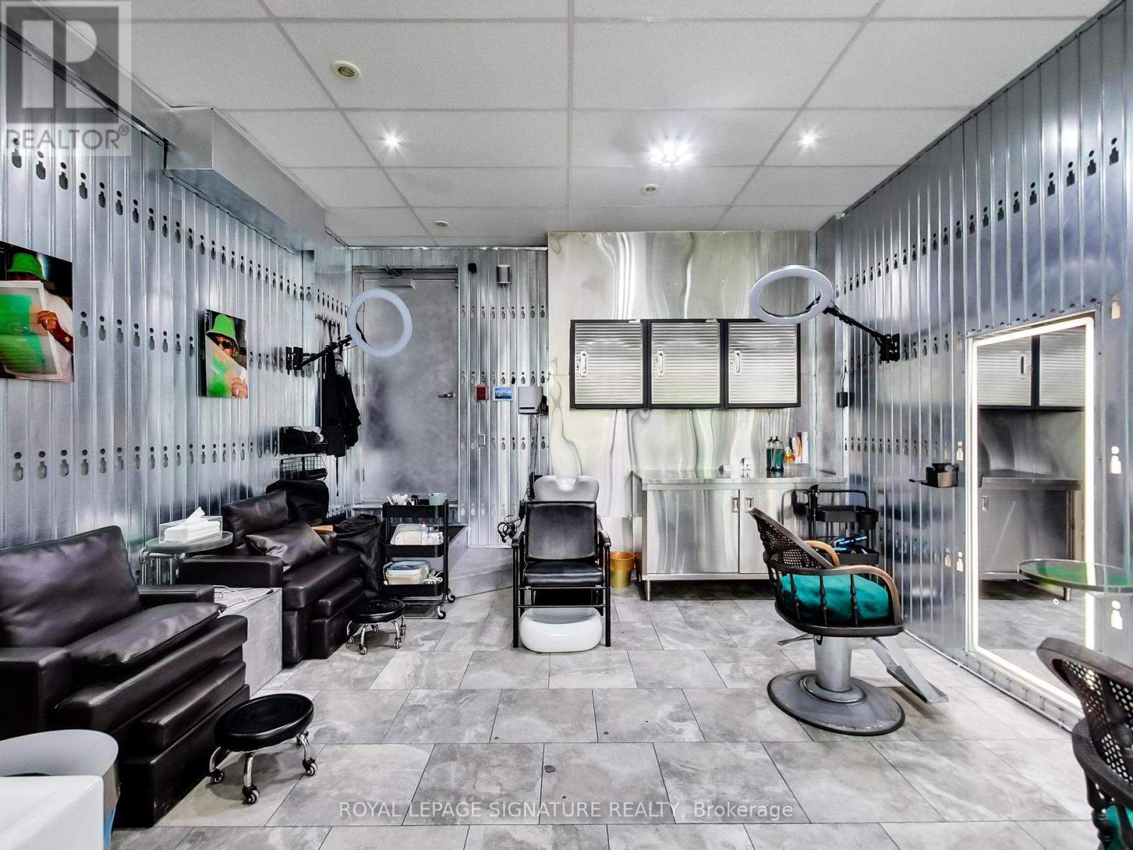 475d Rogers Road, Toronto, Ontario  M6N 0B3 - Photo 9 - W12818324