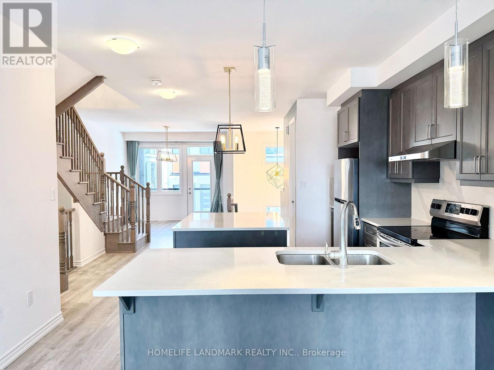 5 - 92 Huguenot Road, Oakville, Ontario  L6H 0X4 - Photo 10 - W12818338