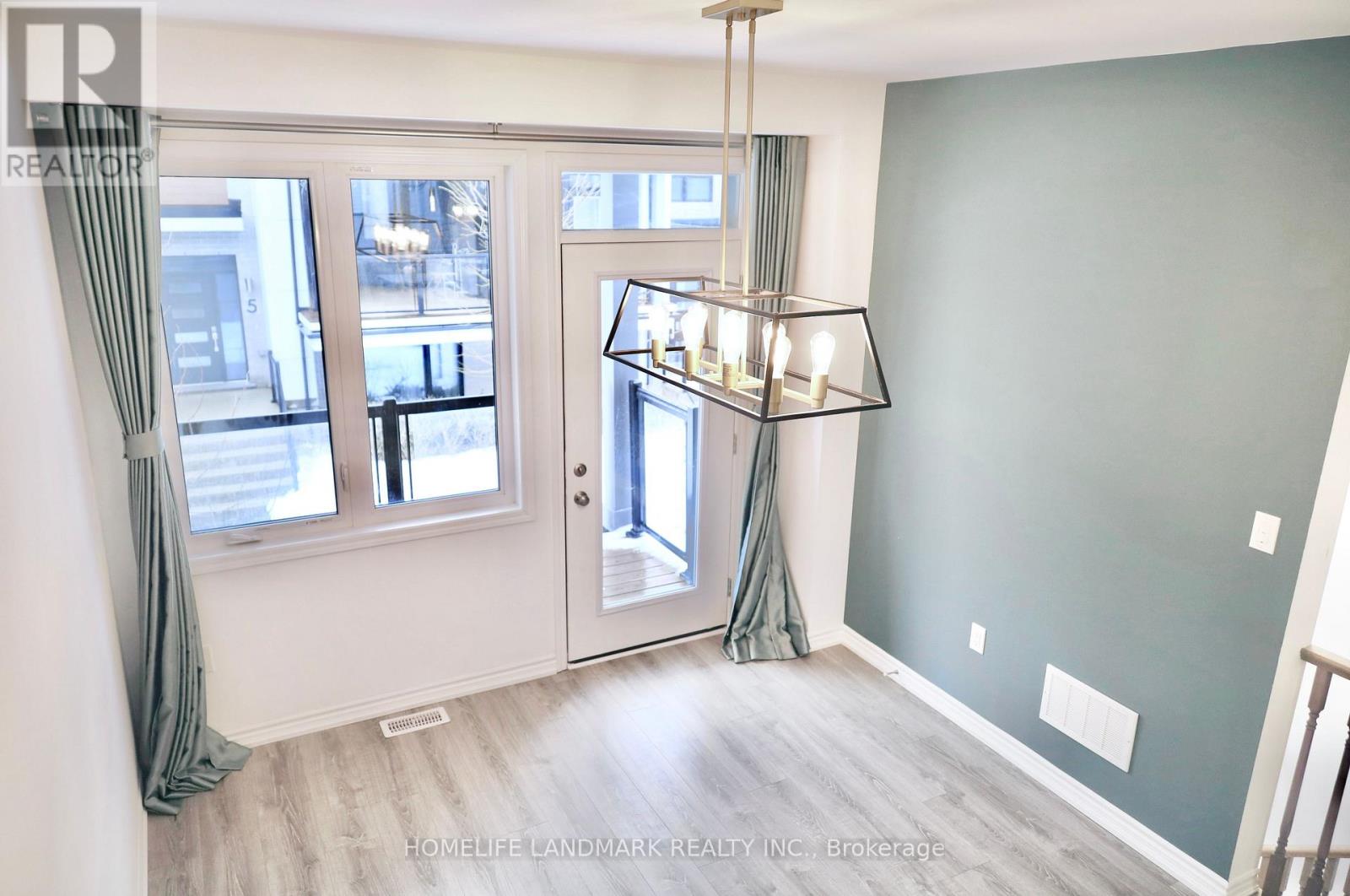 5 - 92 Huguenot Road, Oakville, Ontario  L6H 0X4 - Photo 12 - W12818338