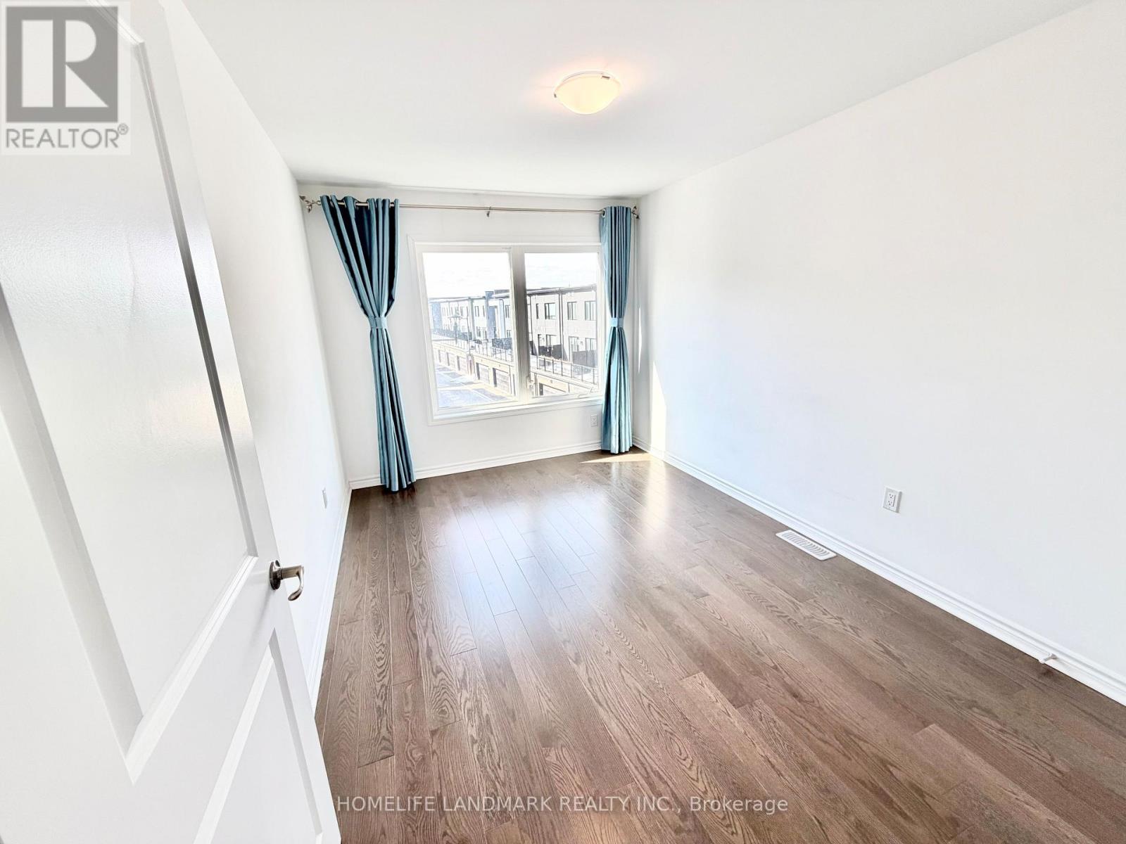 5 - 92 Huguenot Road, Oakville, Ontario  L6H 0X4 - Photo 21 - W12818338