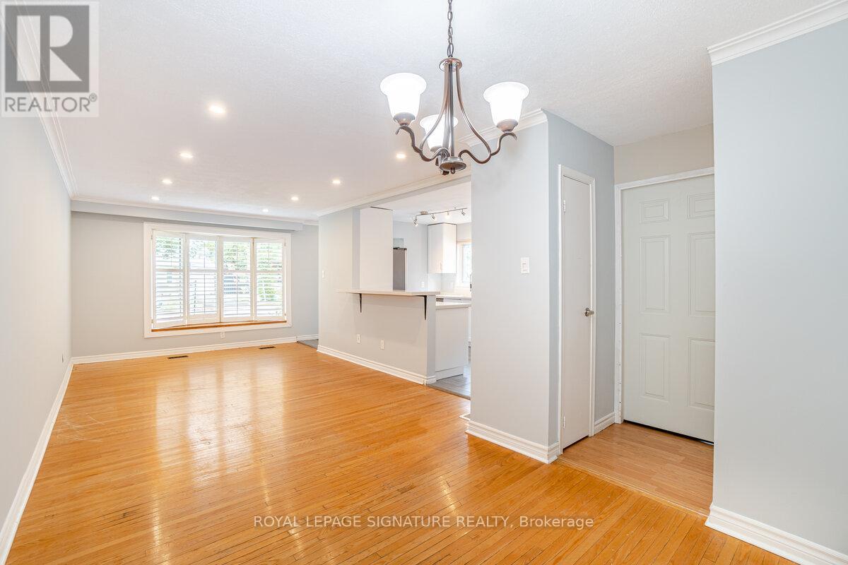 1 - 591 Turner Drive, Burlington, Ontario  L7L 2W8 - Photo 12 - W12818374