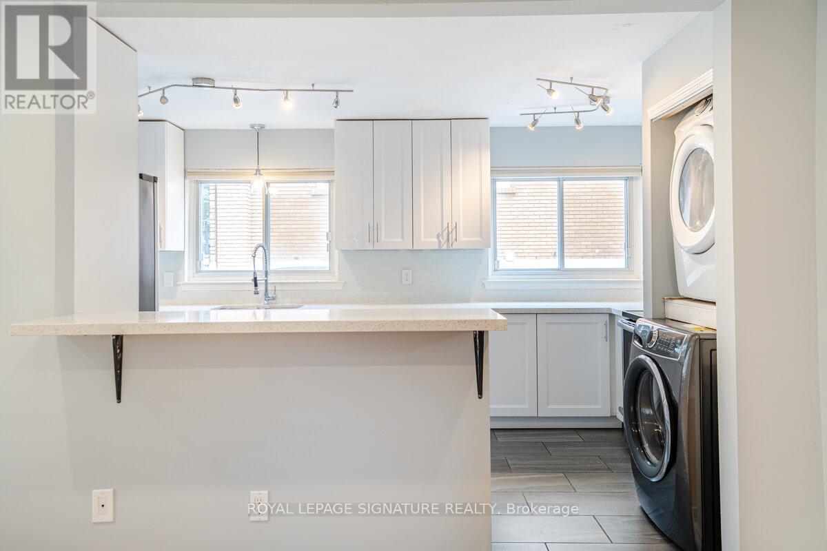 1 - 591 Turner Drive, Burlington, Ontario  L7L 2W8 - Photo 13 - W12818374