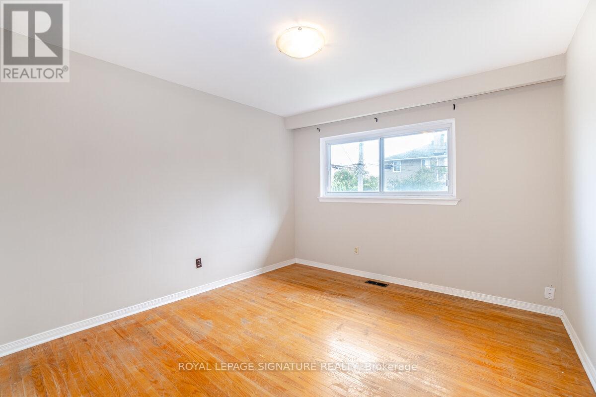 1 - 591 Turner Drive, Burlington, Ontario  L7L 2W8 - Photo 19 - W12818374