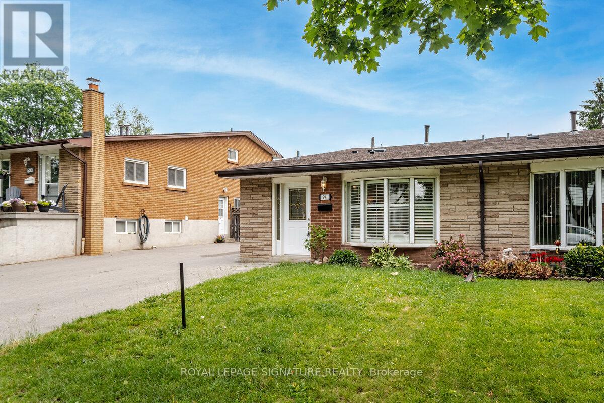 1 - 591 Turner Drive, Burlington, Ontario  L7L 2W8 - Photo 2 - W12818374