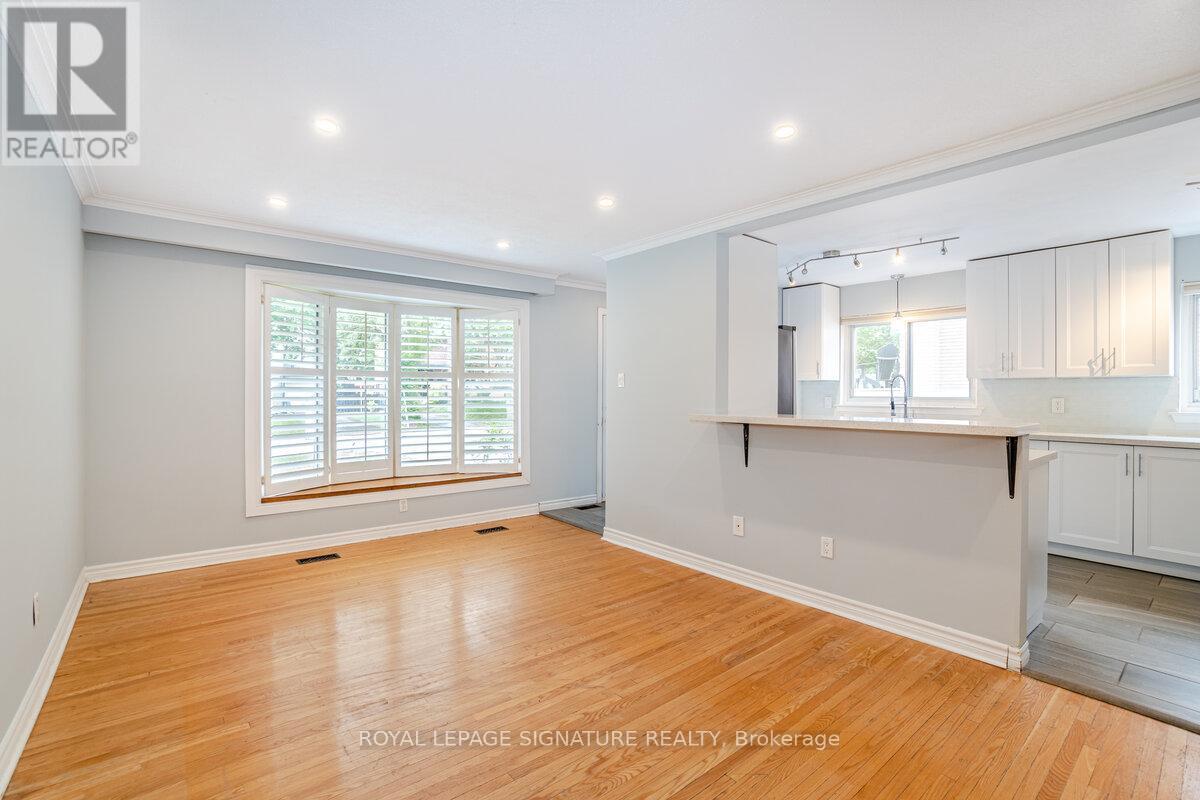 1 - 591 Turner Drive, Burlington, Ontario  L7L 2W8 - Photo 8 - W12818374