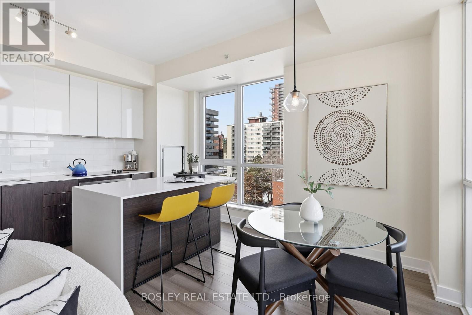 501 - 8 Ann Street, Mississauga, Ontario  L5G 3E6 - Photo 3 - W12818376