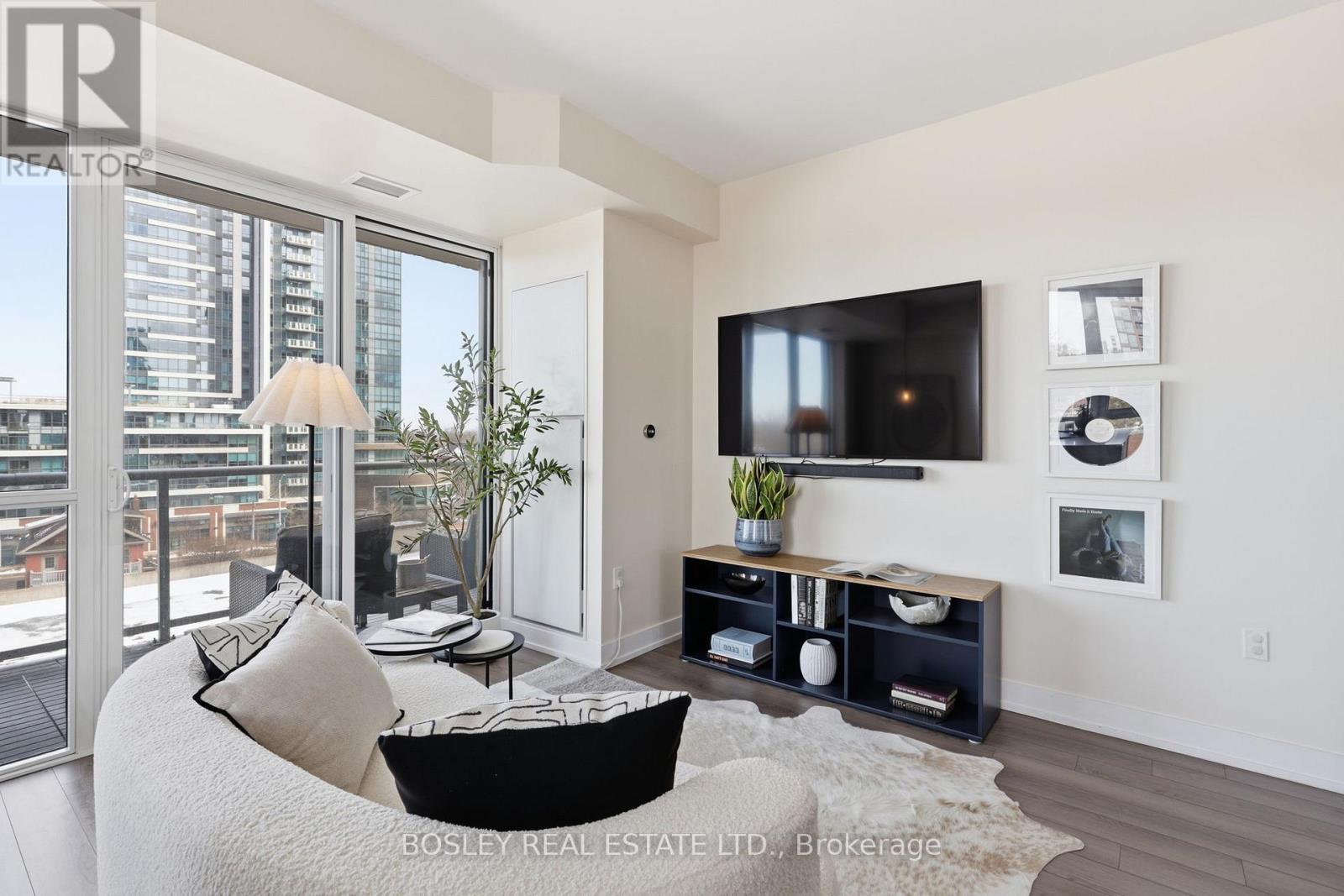 501 - 8 Ann Street, Mississauga, Ontario  L5G 3E6 - Photo 6 - W12818376