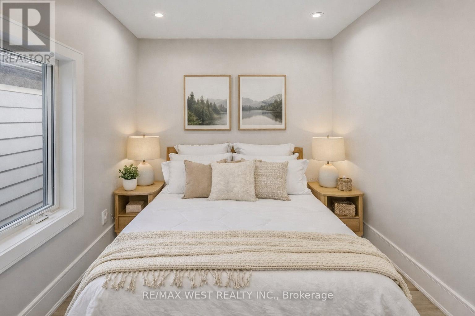 94 Lake Crescent, Toronto (Mimico), Ontario  M8V 1W1 - Photo 10 - W12818416