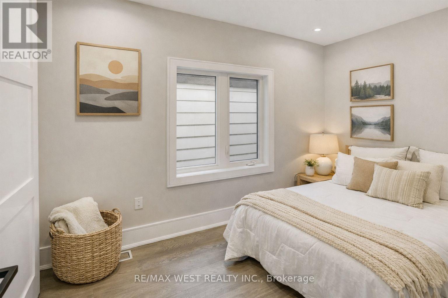 94 Lake Crescent, Toronto (Mimico), Ontario  M8V 1W1 - Photo 11 - W12818416