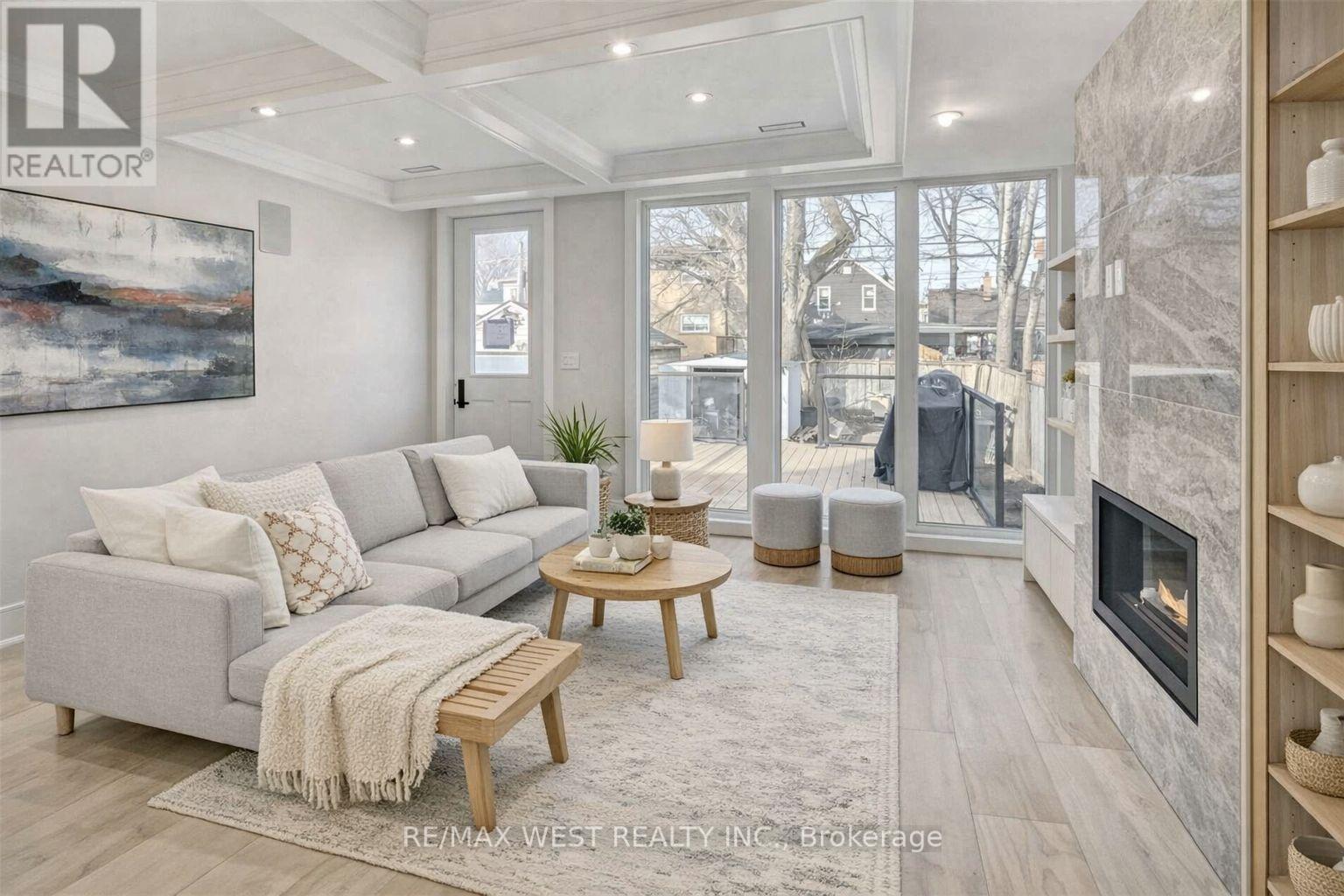 94 Lake Crescent, Toronto (Mimico), Ontario  M8V 1W1 - Photo 7 - W12818416