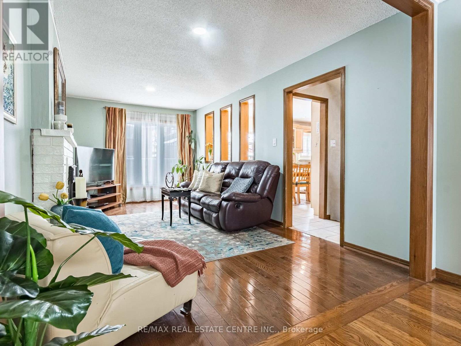 9 Turtlecreek Boulevard, Brampton, Ontario  L6W 3Y4 - Photo 10 - W12818444