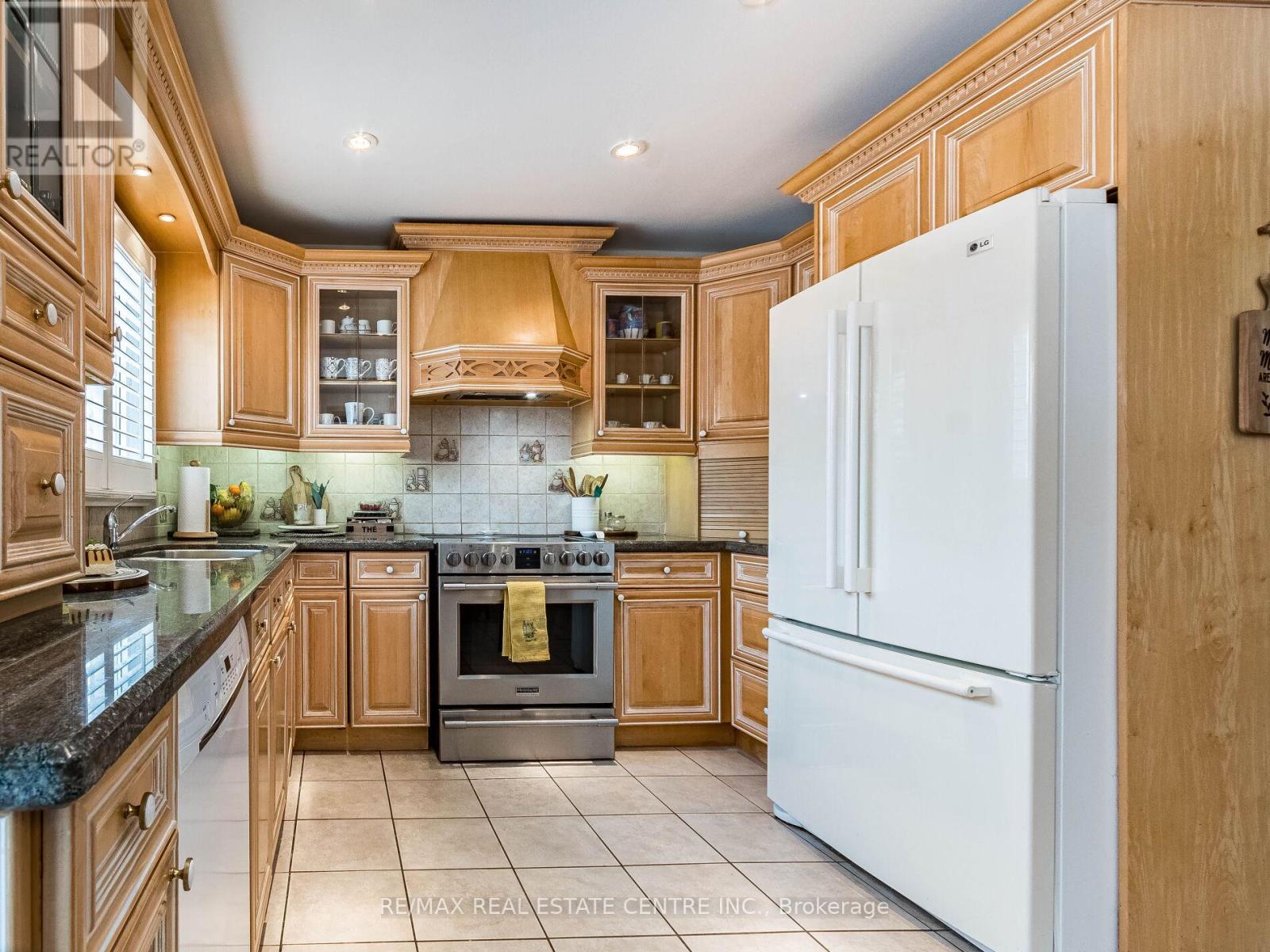 9 Turtlecreek Boulevard, Brampton, Ontario  L6W 3Y4 - Photo 13 - W12818444