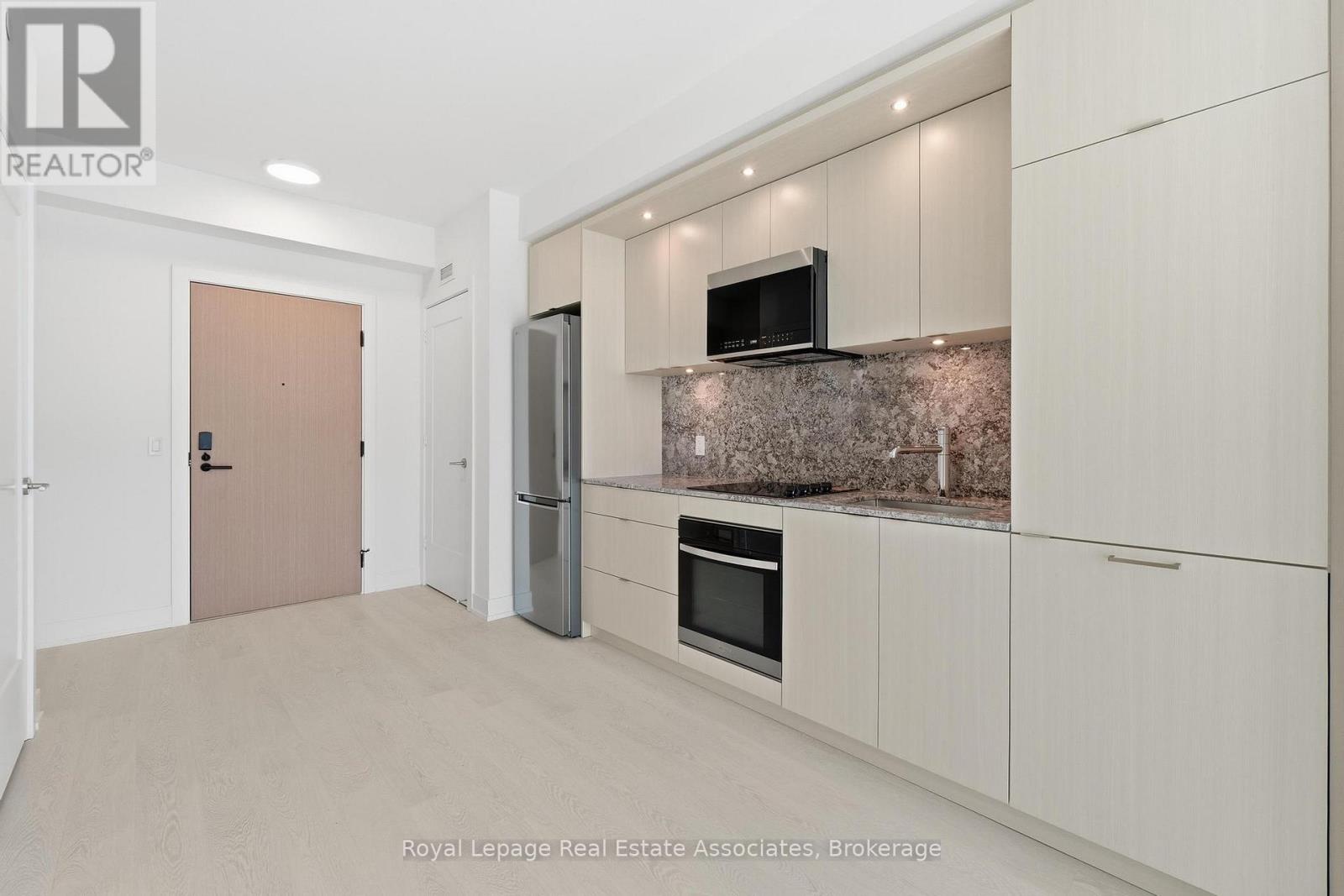 910 - 25 Cordova Avenue, Toronto (Islington-City Centre West), Ontario  M9A 0E5 - Photo 4 - W12818452