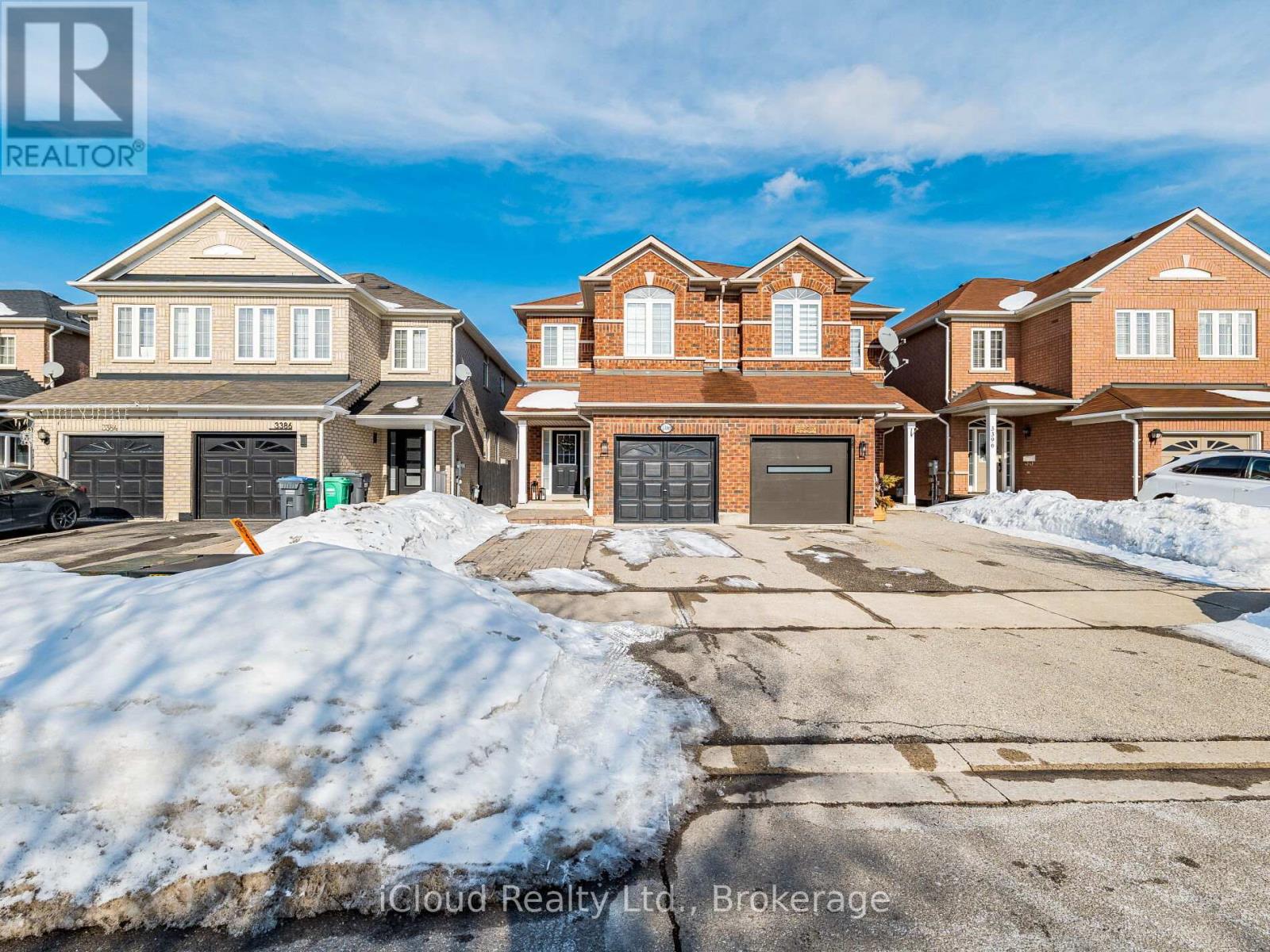 3390 FOUNTAIN PARK AVENUE, Mississauga, Ontario