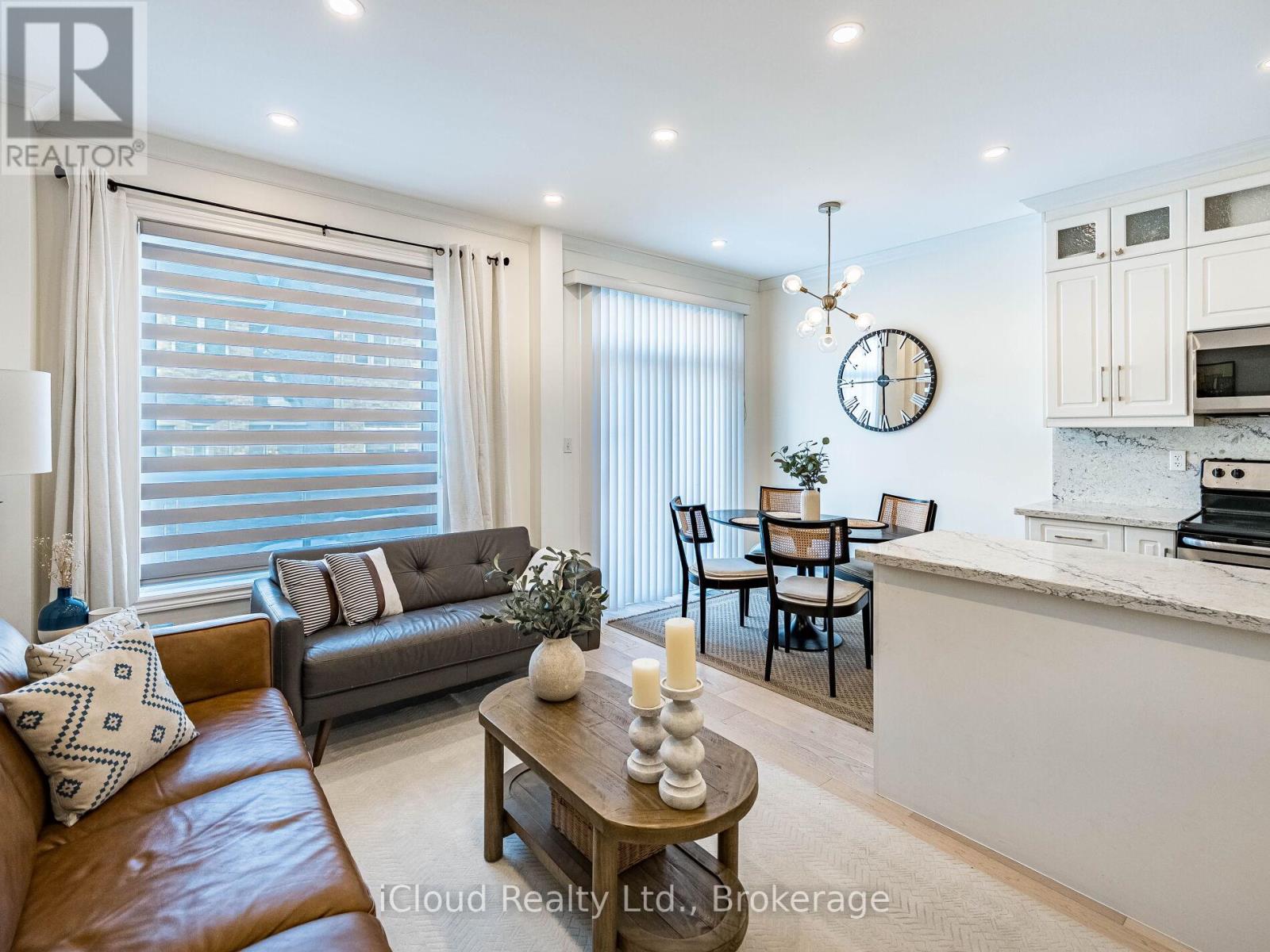 3390 Fountain Park Avenue, Mississauga, Ontario  L5M 7E3 - Photo 11 - W12818480