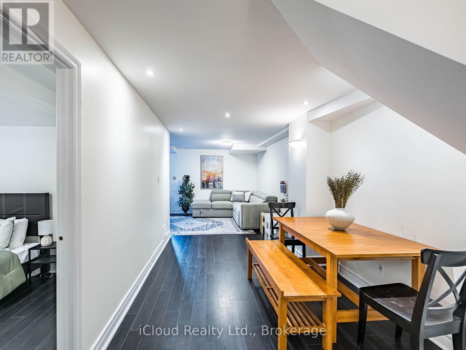 3390 Fountain Park Avenue, Mississauga, Ontario  L5M 7E3 - Photo 37 - W12818480