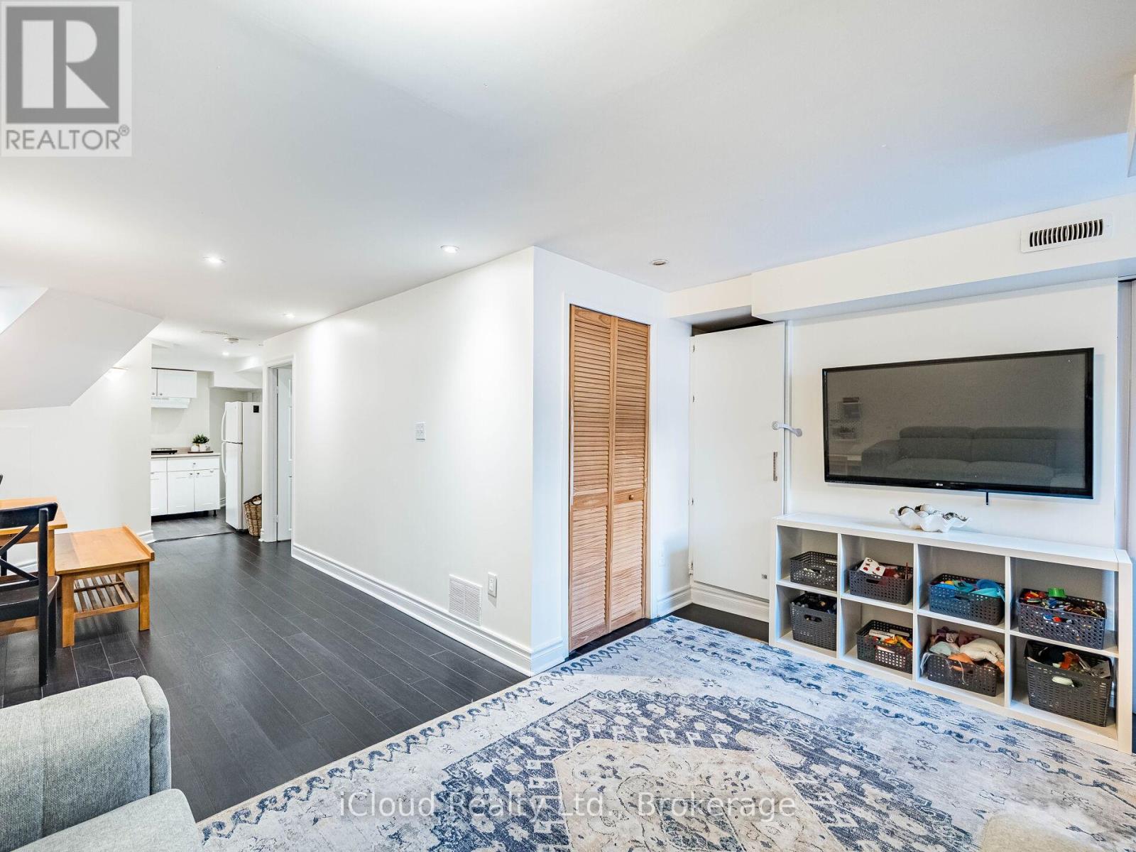 3390 Fountain Park Avenue, Mississauga, Ontario  L5M 7E3 - Photo 40 - W12818480