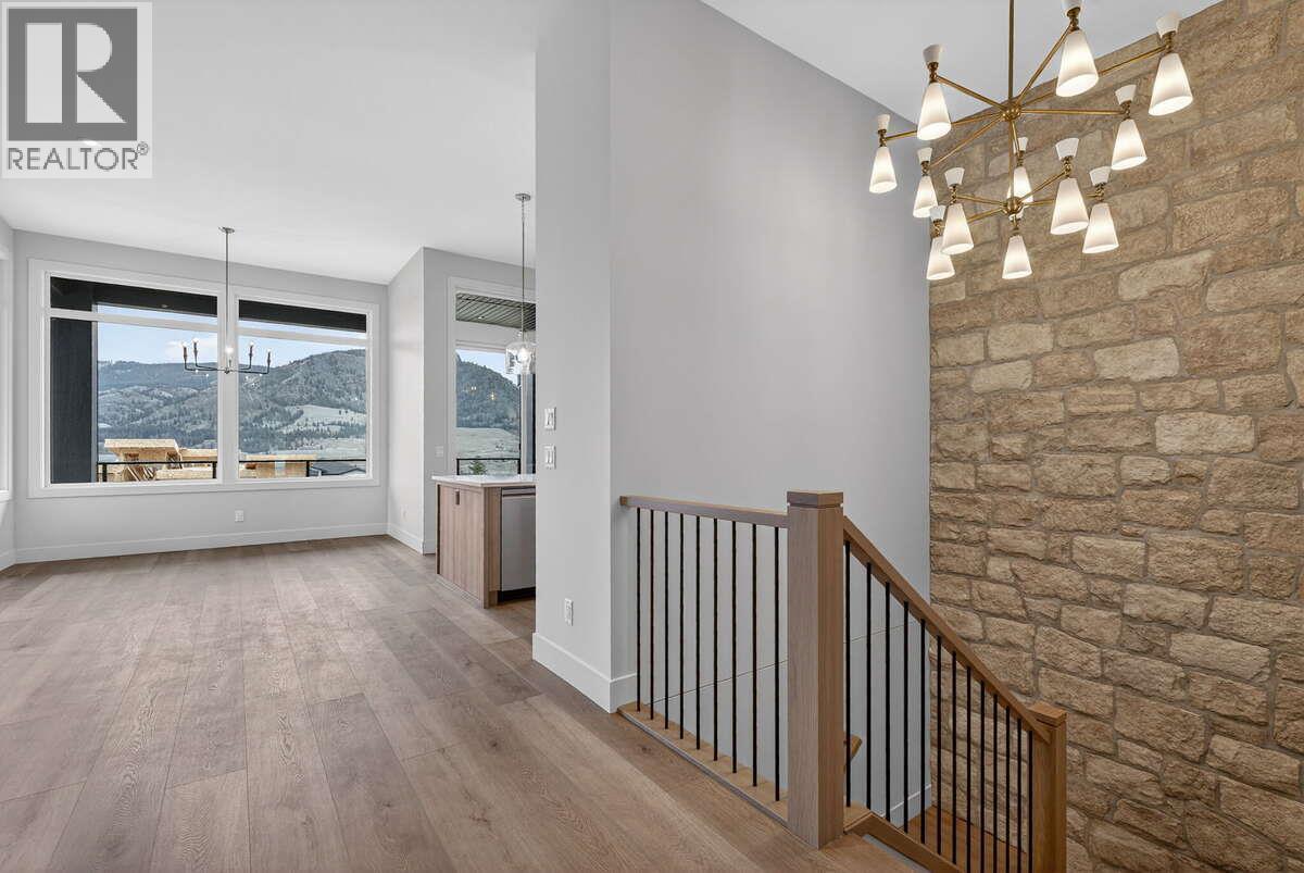 2066 Cortina Drive Kelowna Photo 3