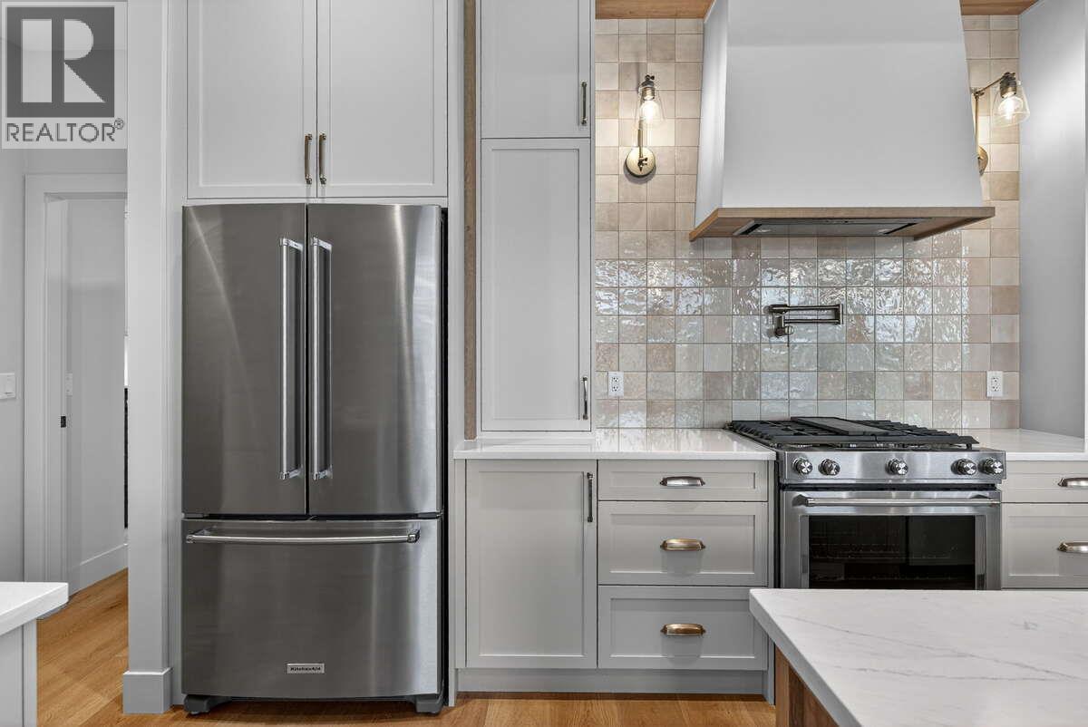 2066 Cortina Drive Kelowna Photo 8